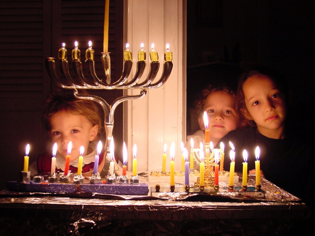 What is a Menorah? » Hanukkah Fun