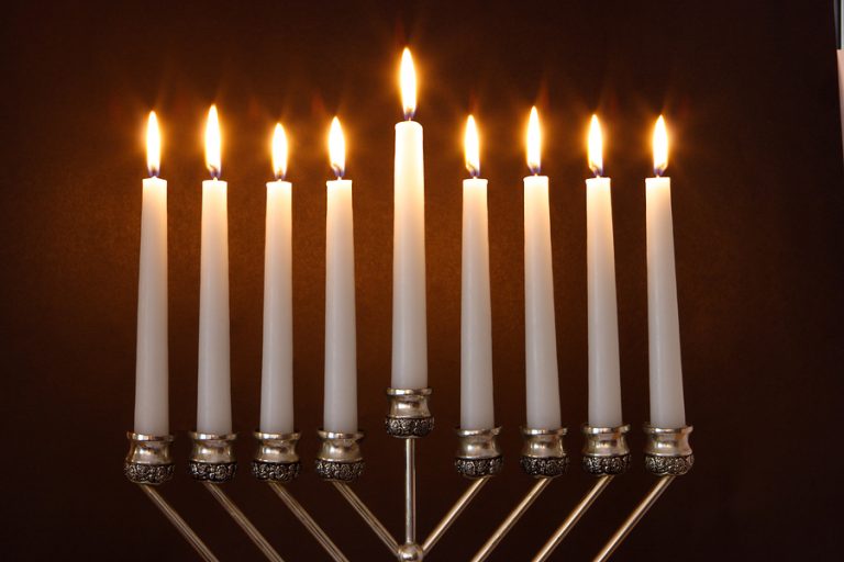 What is the Difference Between a Hanukiah and a Menorah? » Hanukkah Fun